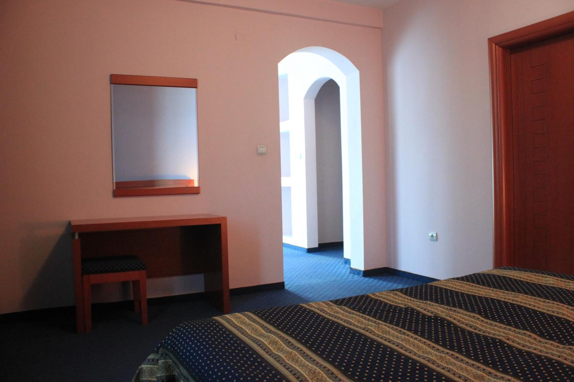 Hotel Apollonia Prishtine Ruang foto